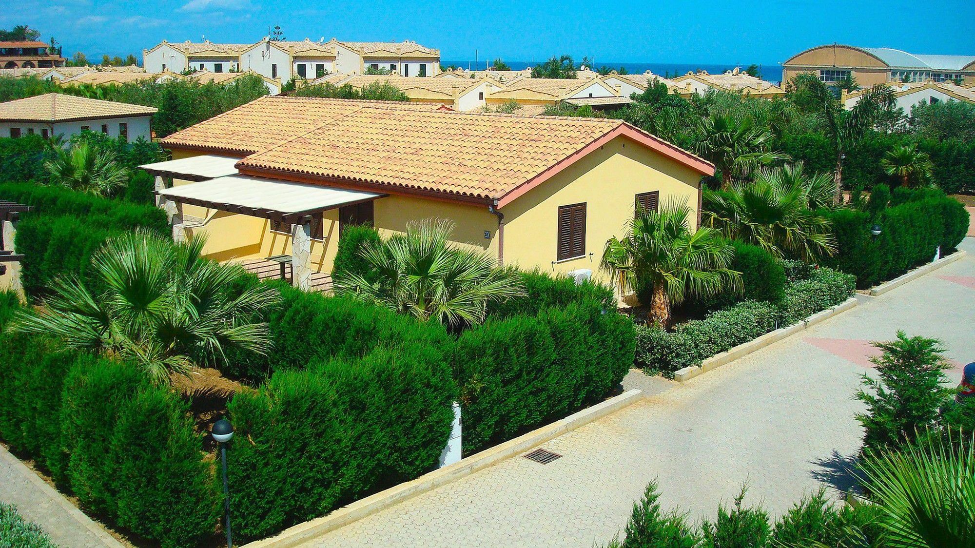 Residence Hydria Campofelice Di Roccella Esterno foto