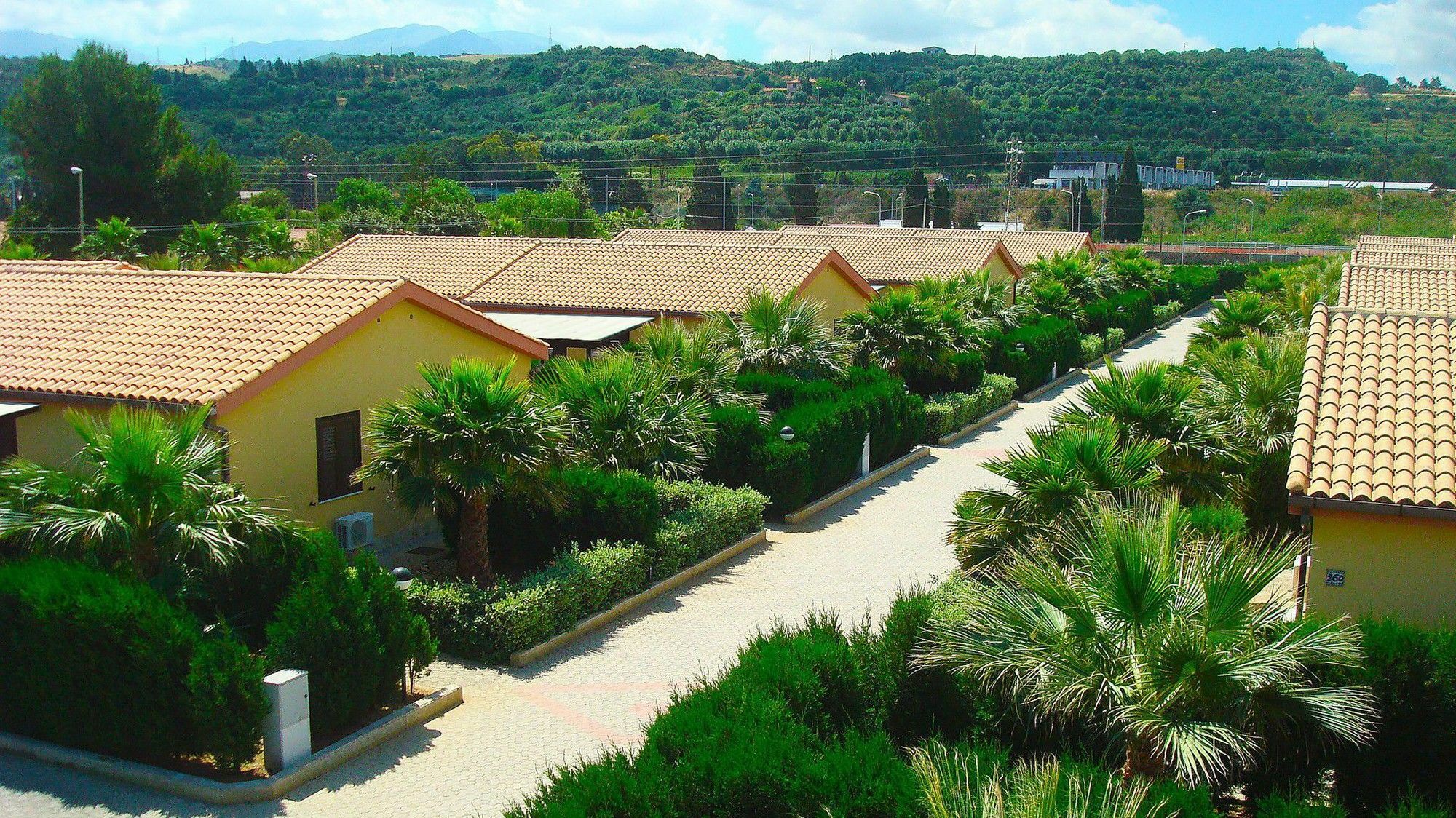 Residence Hydria Campofelice Di Roccella Esterno foto